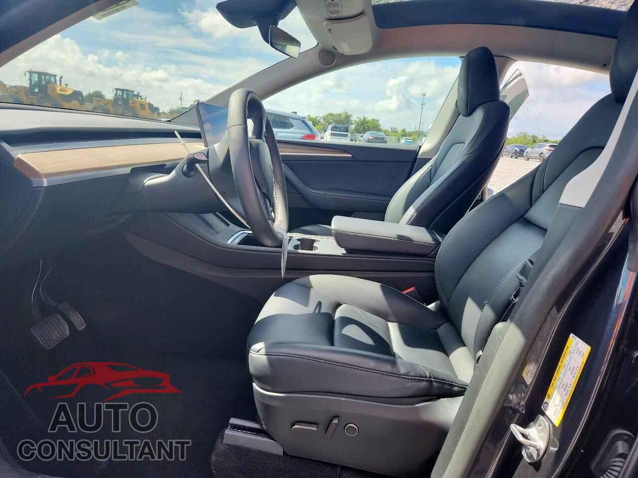 TESLA MODEL Y 2024 - 7SAYGDEE4RF032767