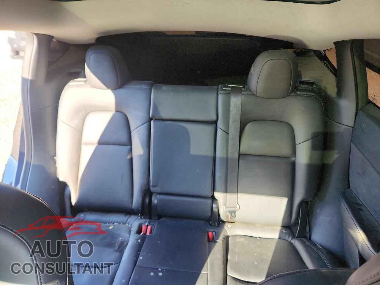 TESLA MODEL Y 2020 - 5YJYGDEFXLF013895