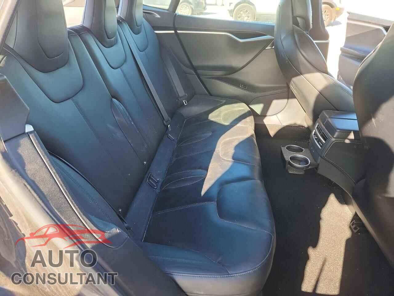 TESLA MODEL S 2017 - 5YJSA1E17HF204322