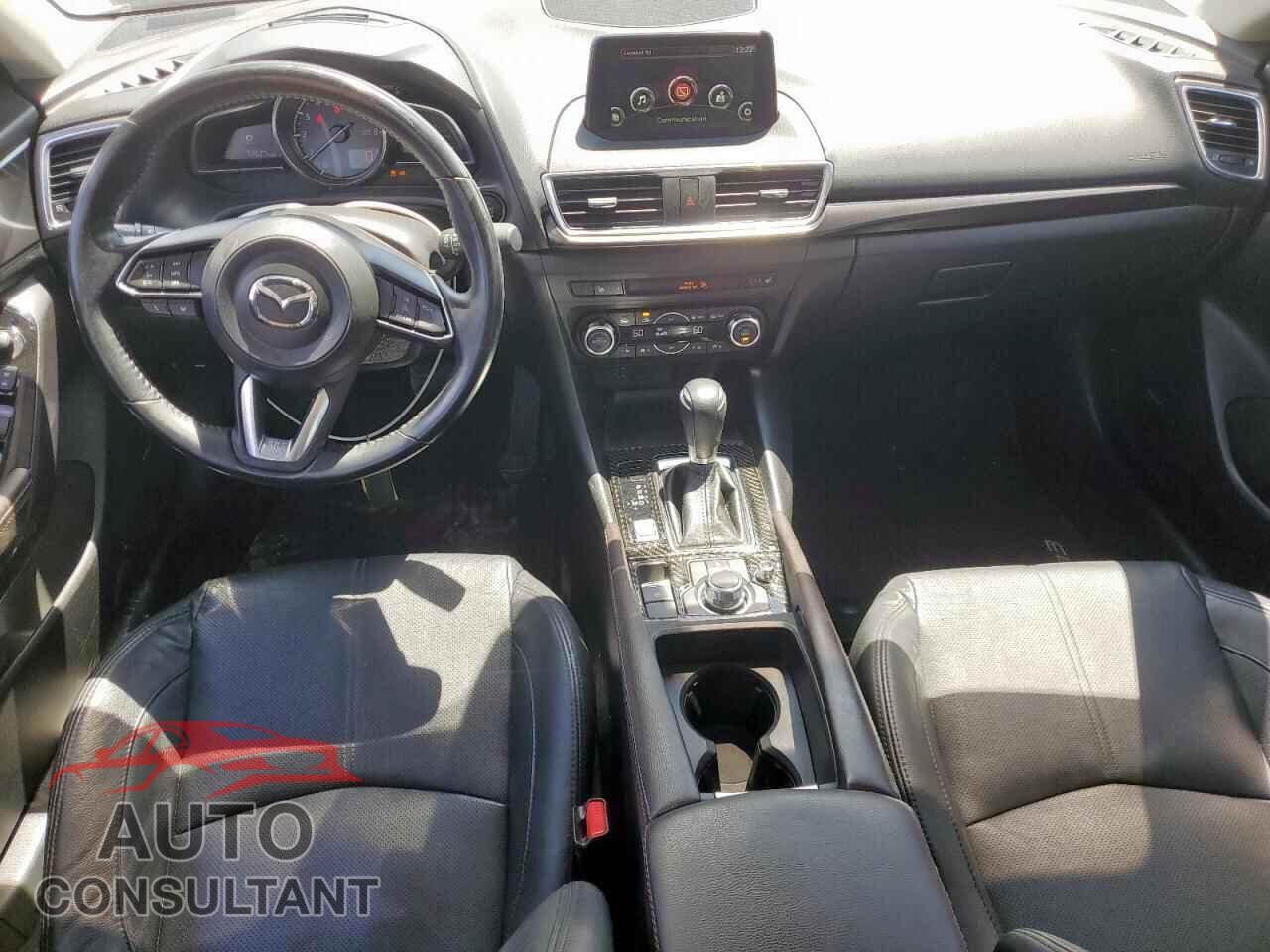 MAZDA 3 2018 - 3MZBN1M36JM172016