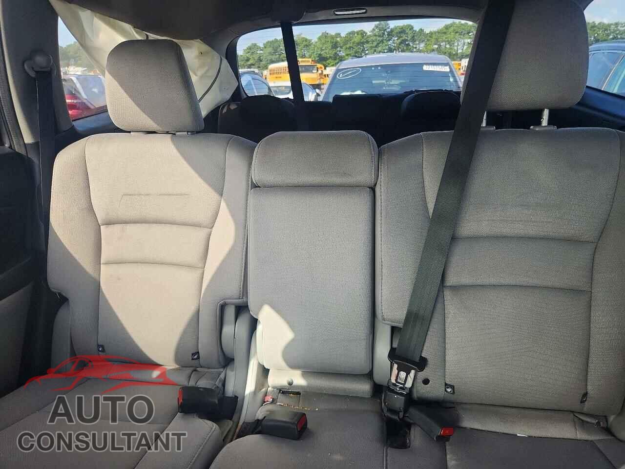 HONDA PILOT 2017 - 5FNYF6H3XHB036200