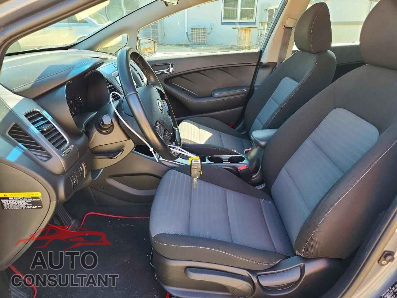 KIA FORTE 2017 - 3KPFL4A74HE121654