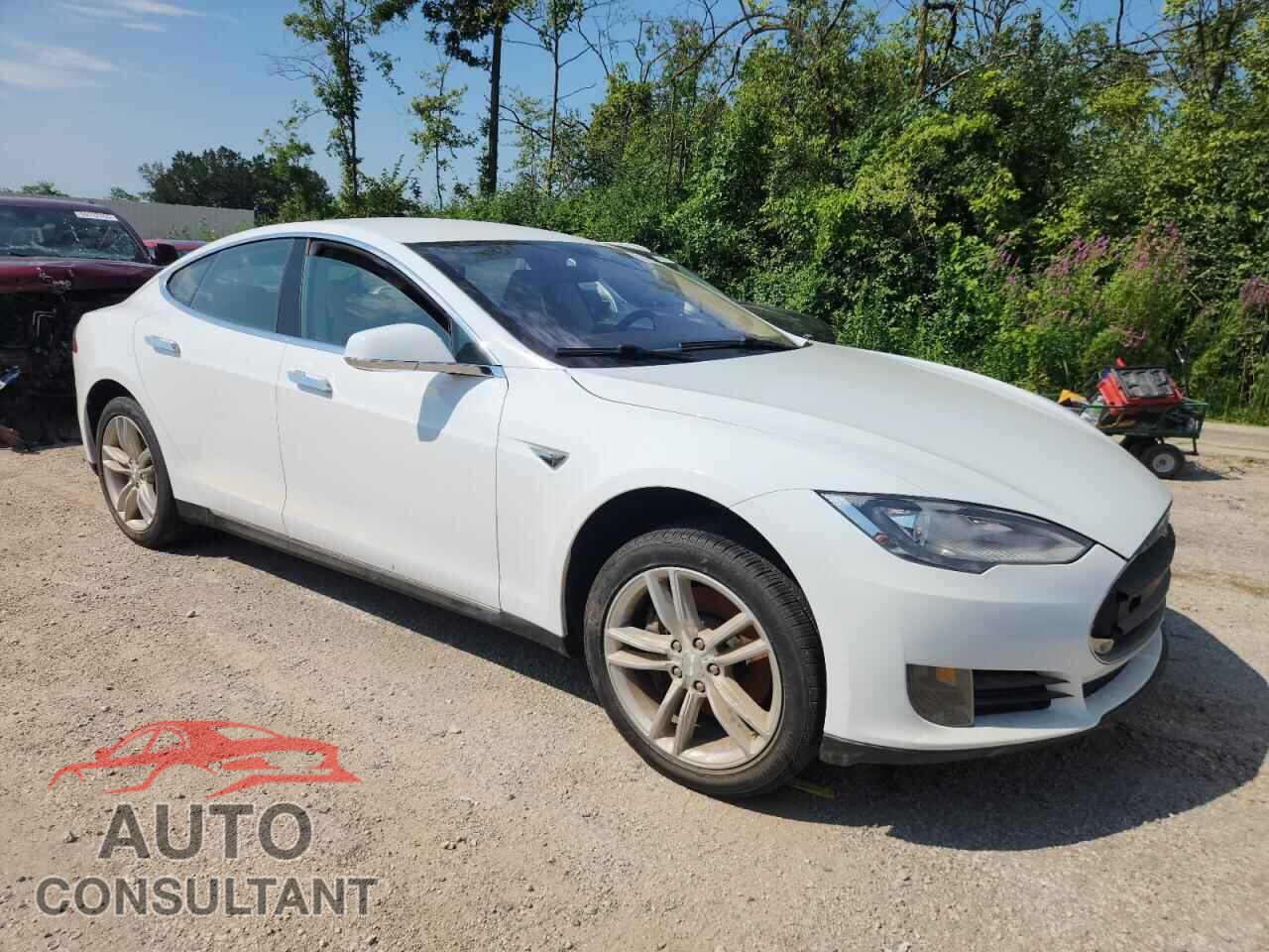 TESLA MODEL S 2013 - 5YJSA1AG5DFP12163