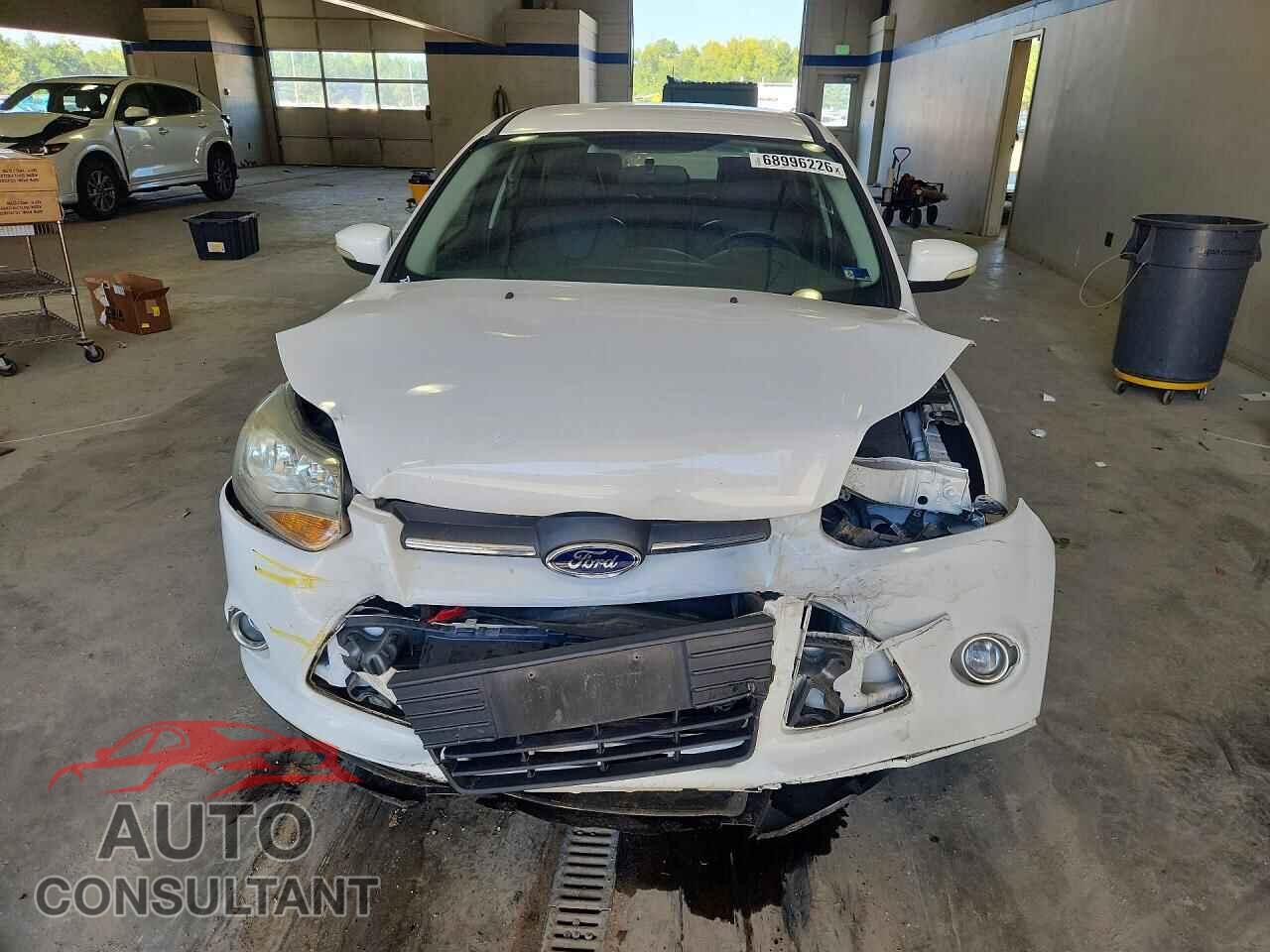 FORD FOCUS 2014 - 1FADP3K27EL319257