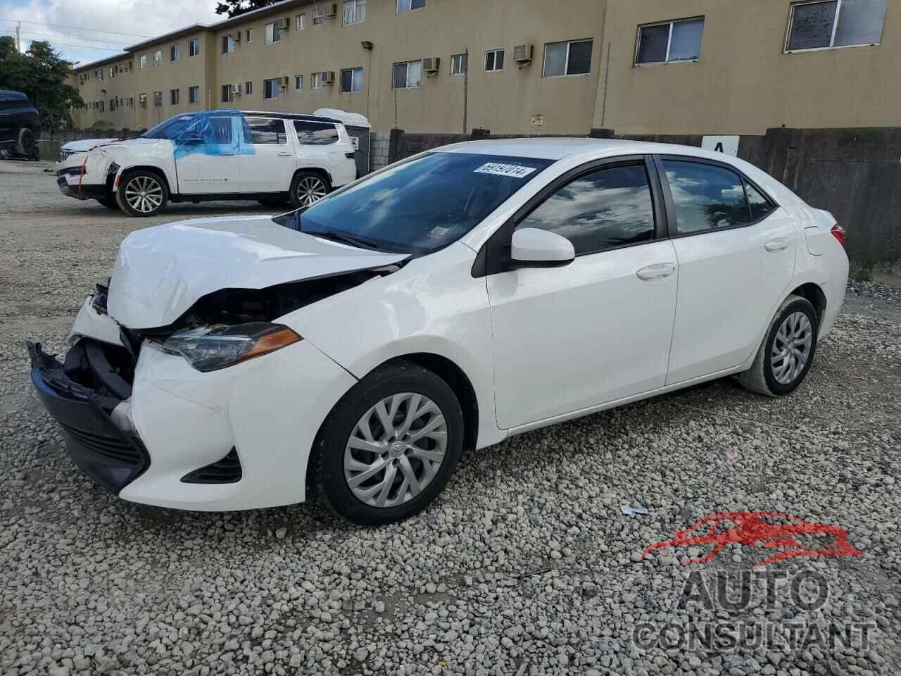 TOYOTA COROLLA 2018 - 5YFBURHE2JP753098