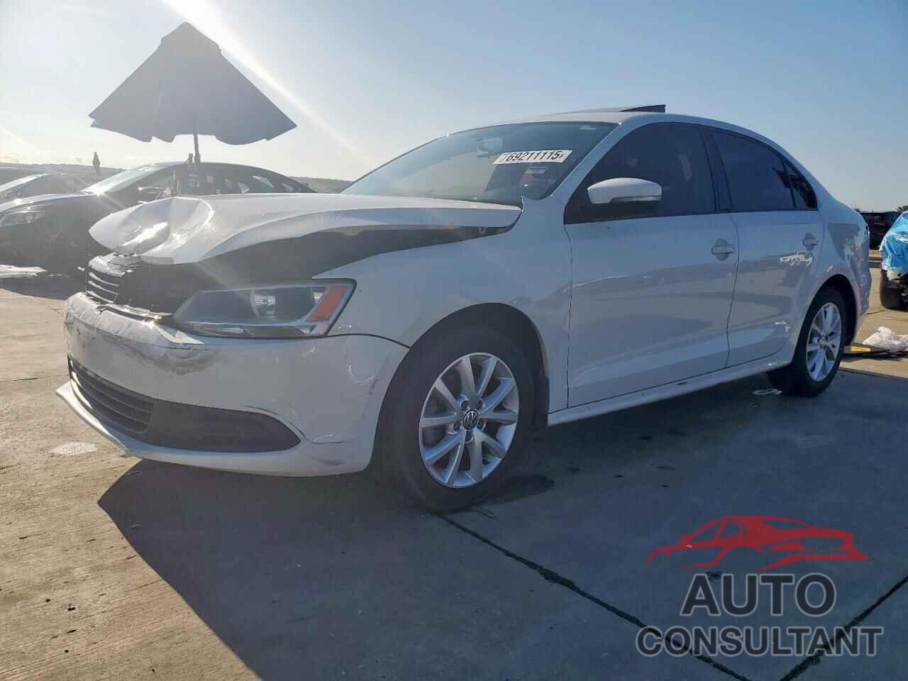 VOLKSWAGEN JETTA 2011 - 3VWDX7AJ4BM332467