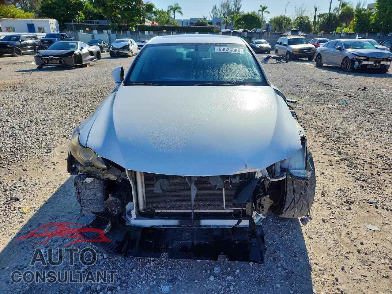 LEXUS IS 2015 - JTHBF1D22F5045072