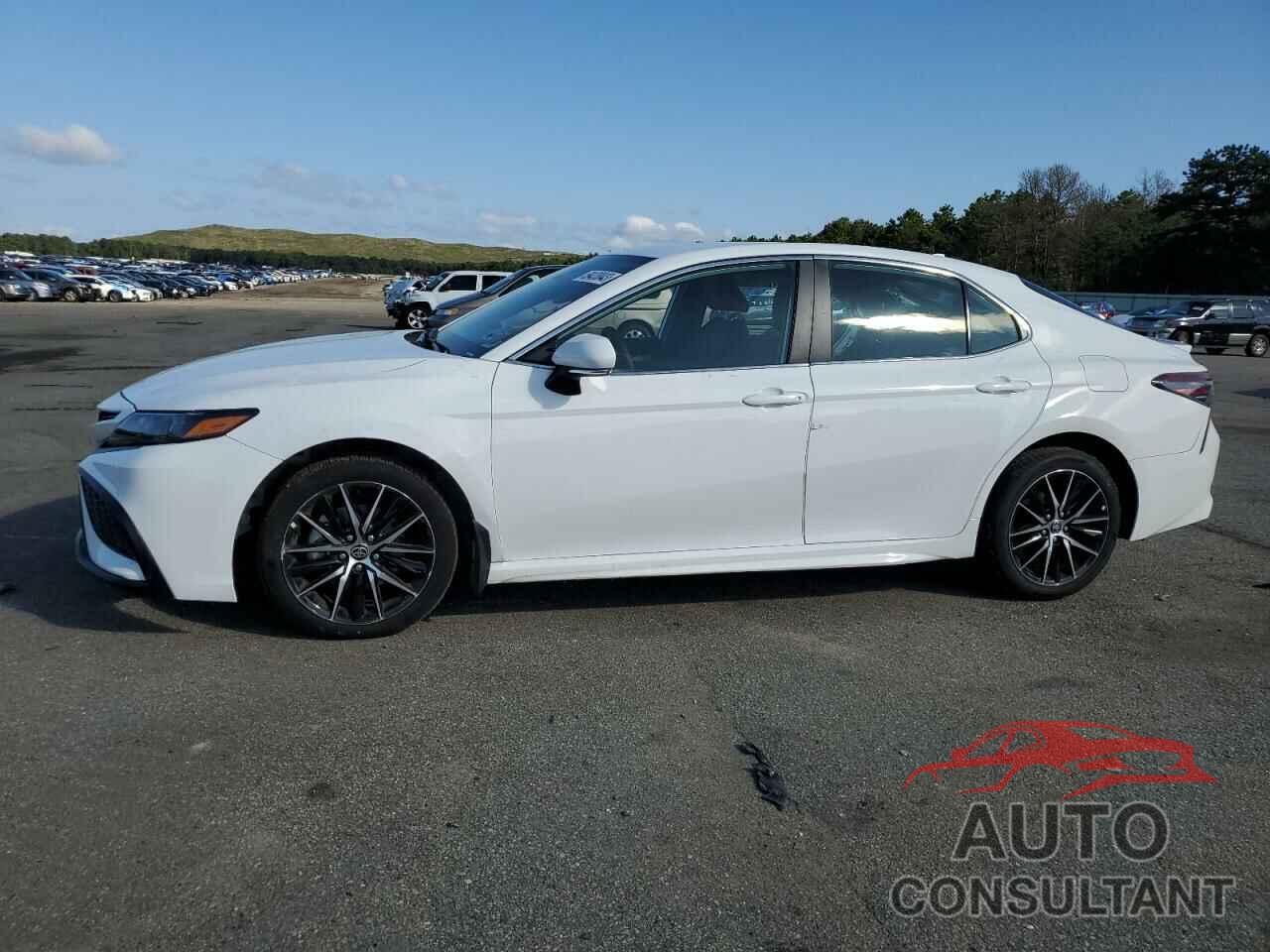 TOYOTA CAMRY 2022 - 4T1G11AK5NU703056