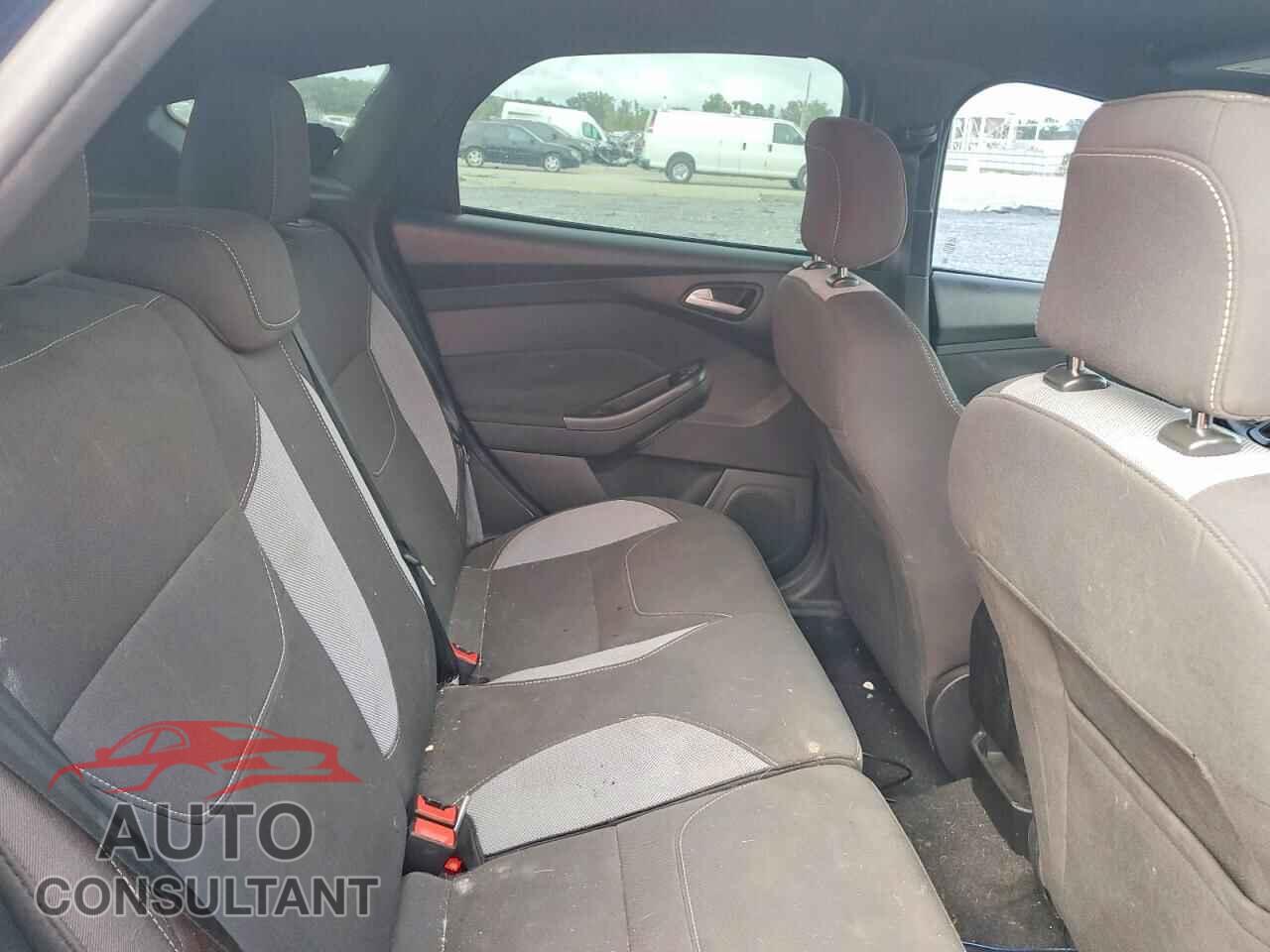 FORD FOCUS 2017 - 1FADP3L94HL337991
