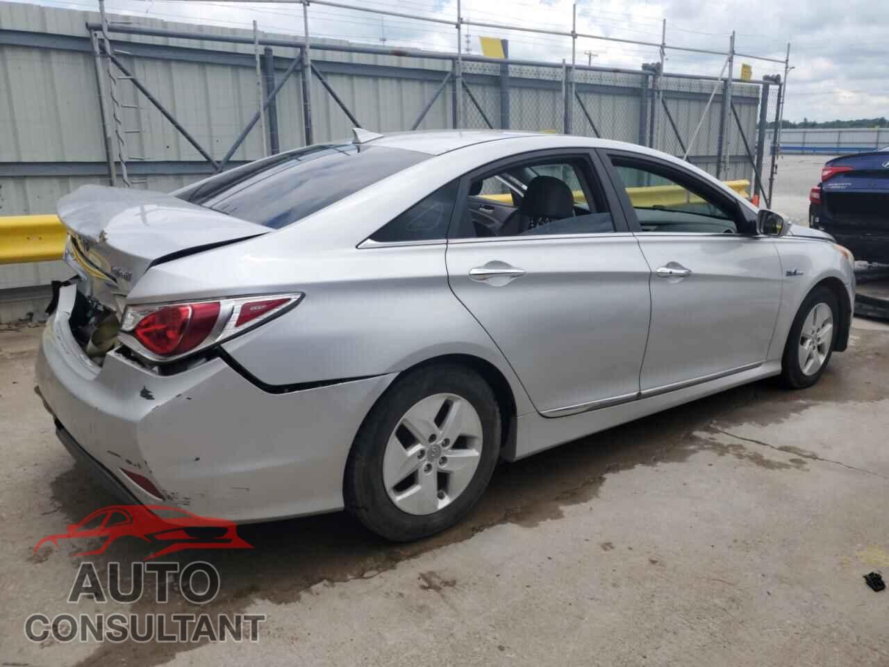 HYUNDAI SONATA 2012 - KMHEC4A43CA044140