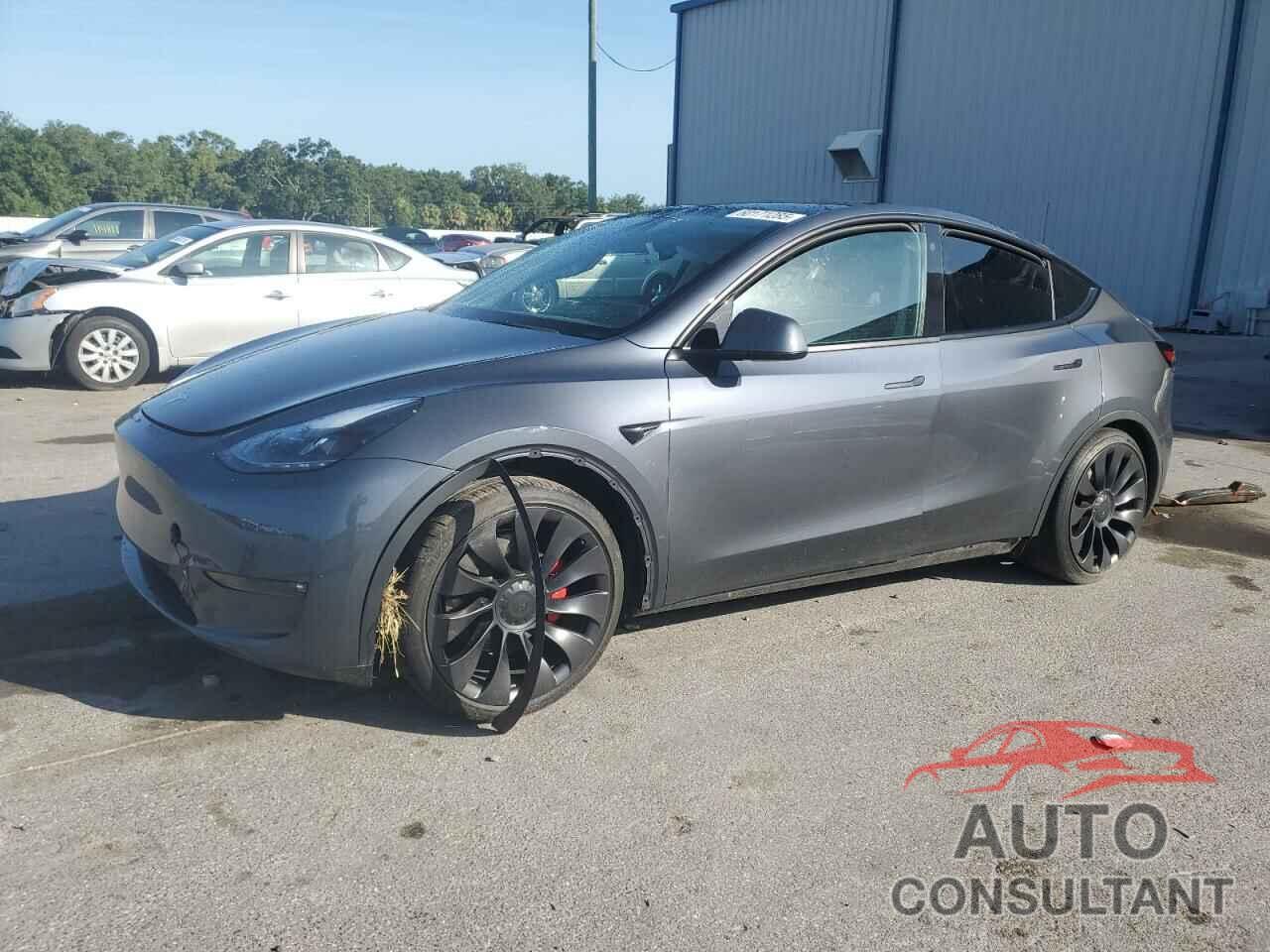 TESLA MODEL Y 2023 - 7SAYGDEF1PF601578