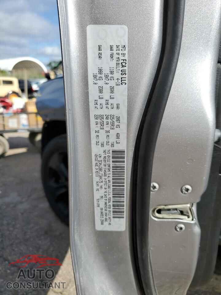 JEEP COMPASS 2018 - 3C4NJDBB1JT304175