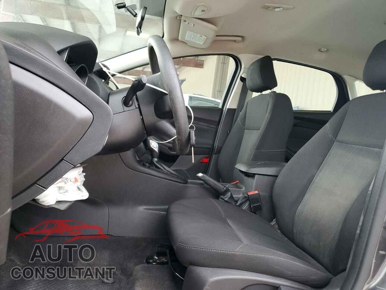 FORD FOCUS 2018 - 1FADP3K24JL308095