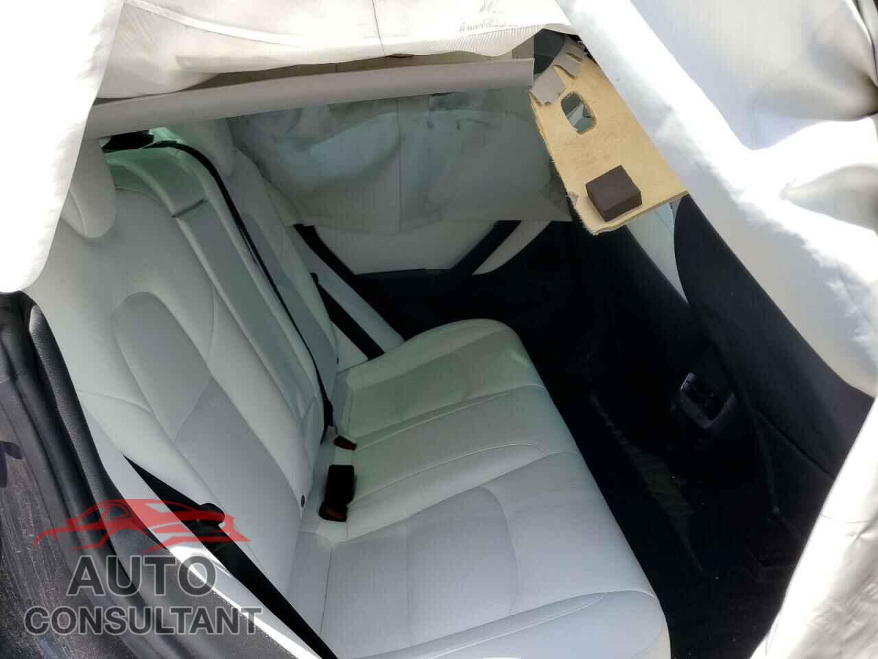 TESLA MODEL 3 2019 - 5YJ3E1EA7KF301780