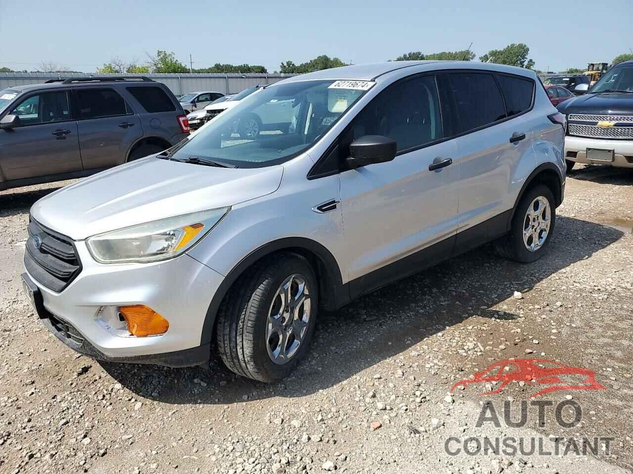 FORD ESCAPE 2017 - 1FMCU0F75HUE18432