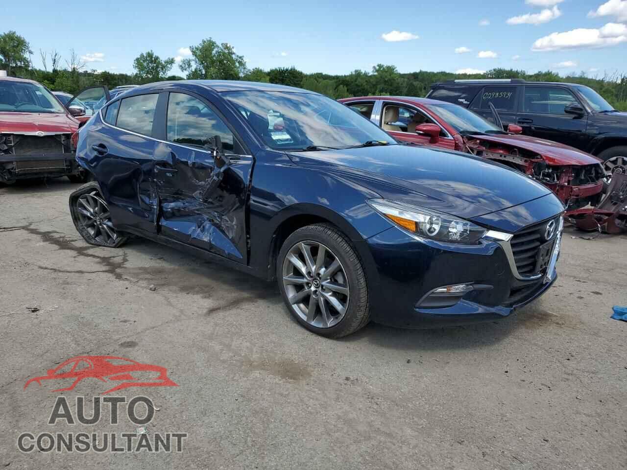 MAZDA 3 2018 - 3MZBN1V38JM191536