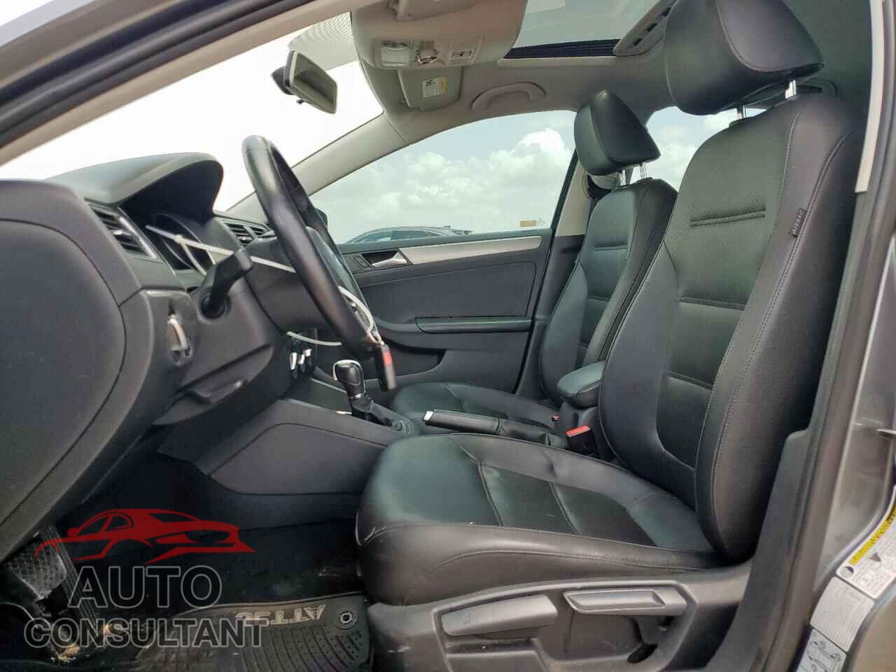 VOLKSWAGEN JETTA 2017 - 3VWDB7AJ3HM373647