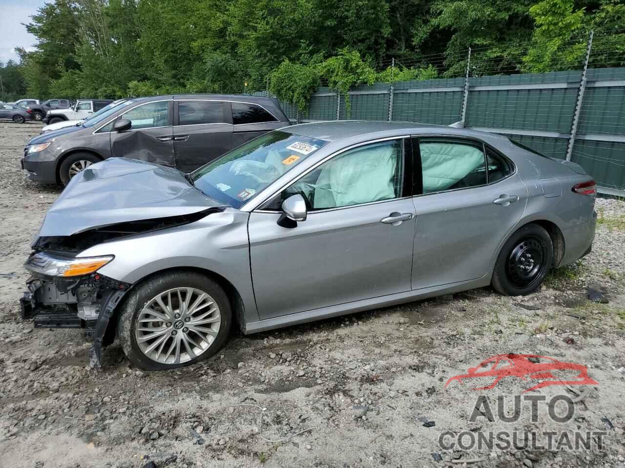TOYOTA CAMRY 2019 - 4T1B11HK2KU774548
