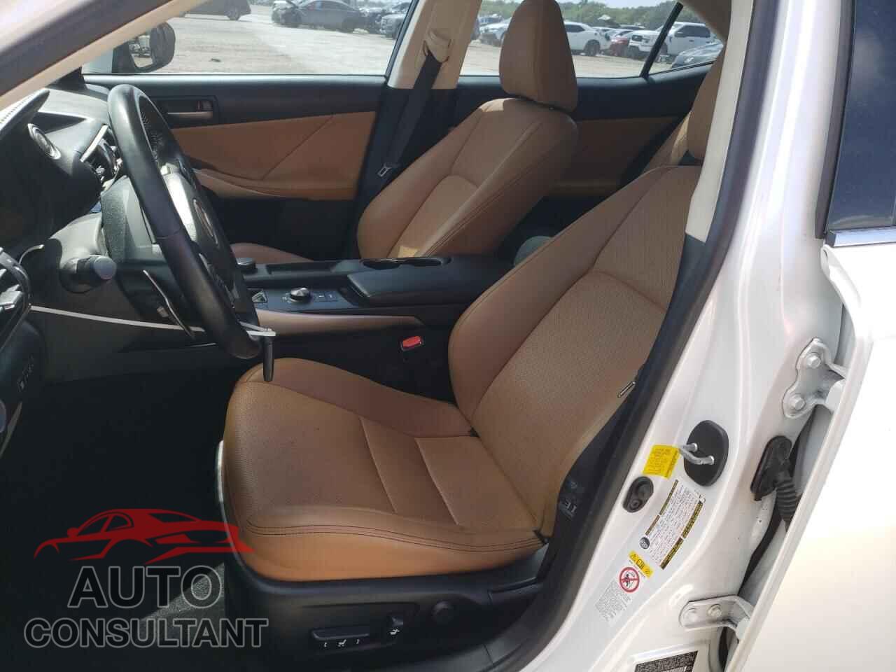 LEXUS IS 2018 - JTHBA1D20J5082984