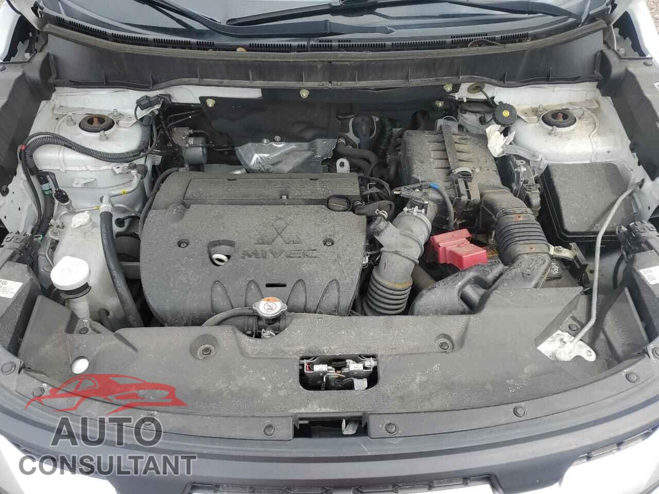 MITSUBISHI OUTLANDER 2020 - JA4AR3AU7LU028849