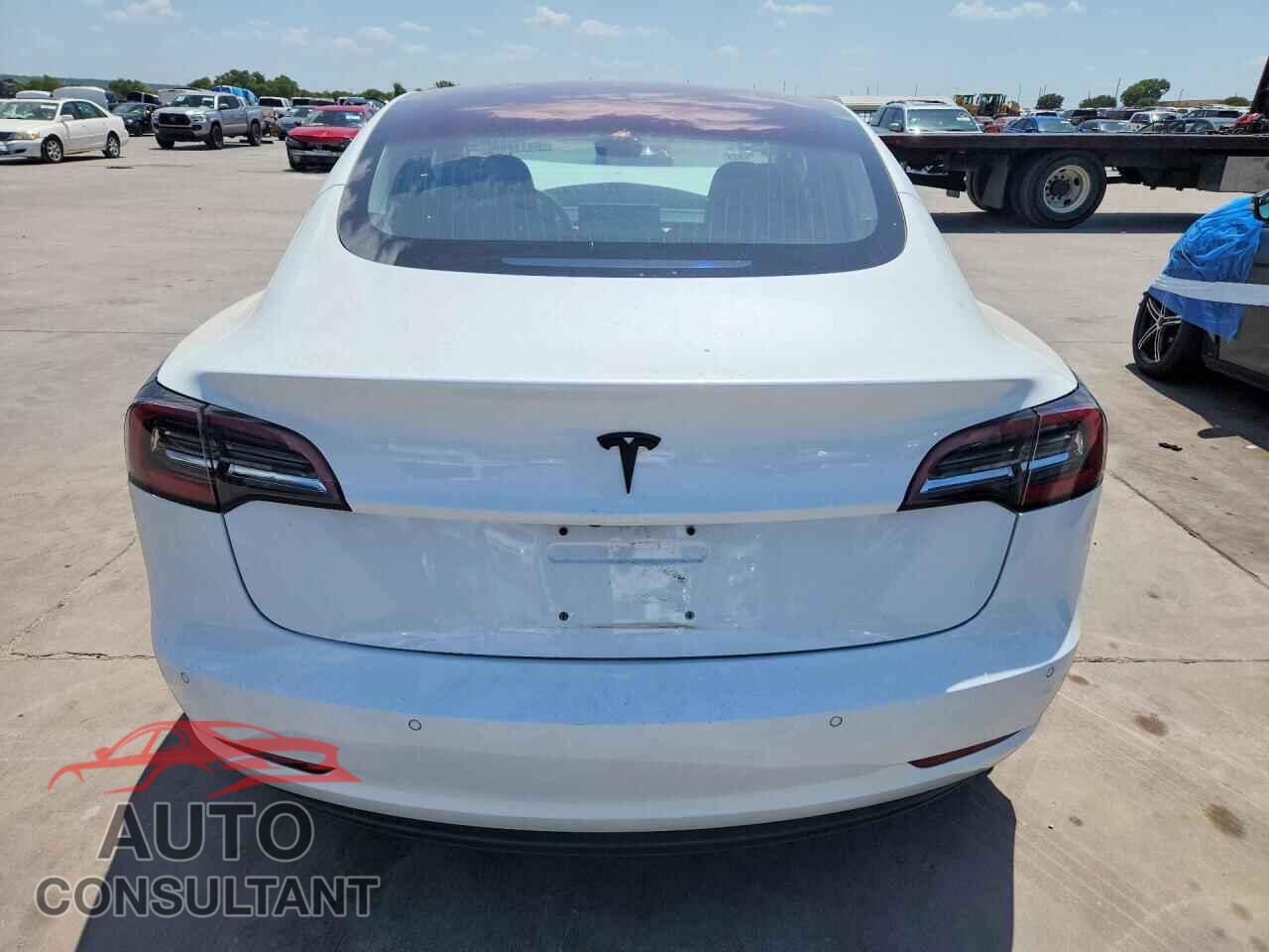 TESLA MODEL 3 2018 - 5YJ3E1EA5JF040096