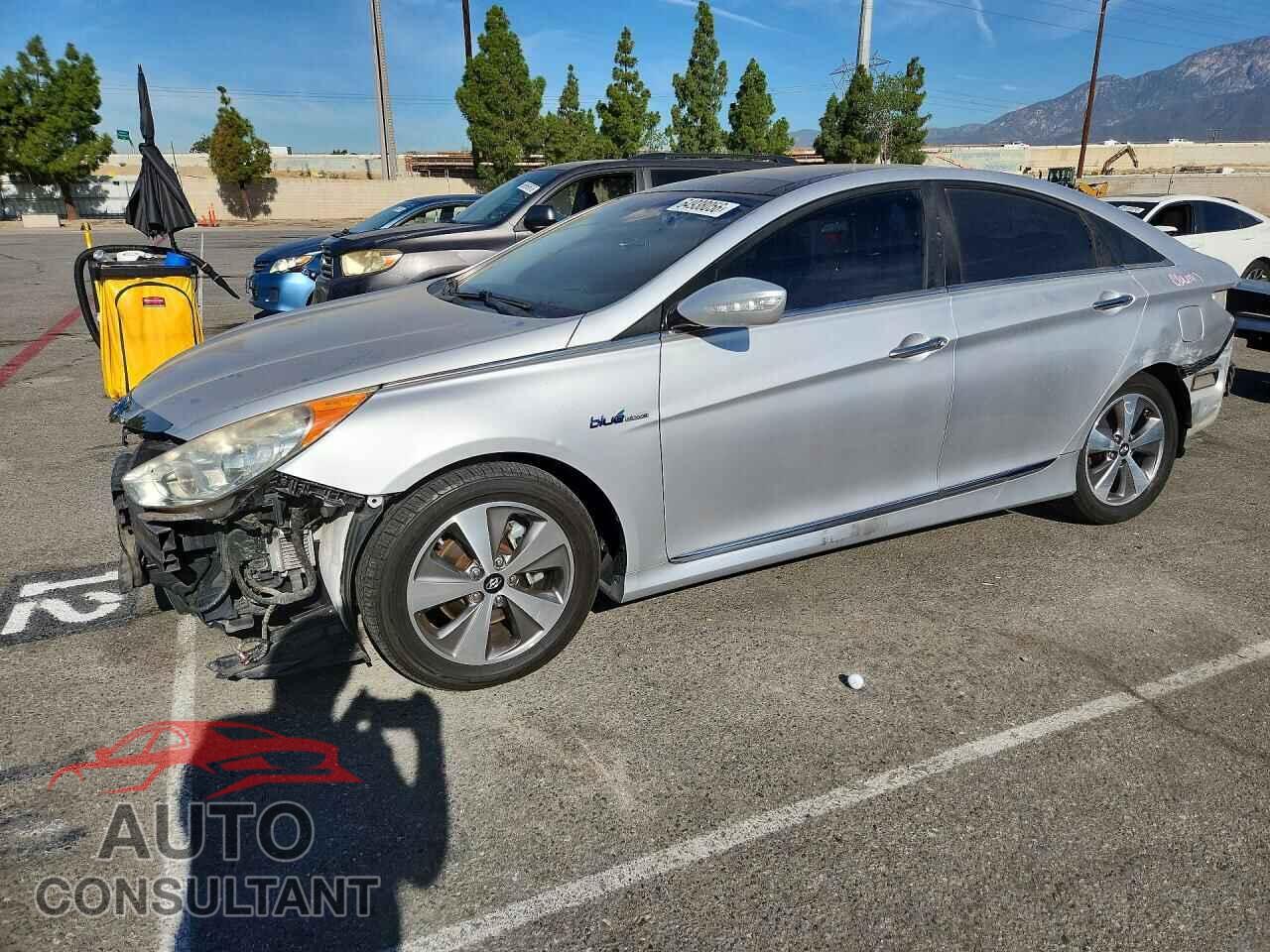 HYUNDAI SONATA 2011 - KMHEC4A40BA007934