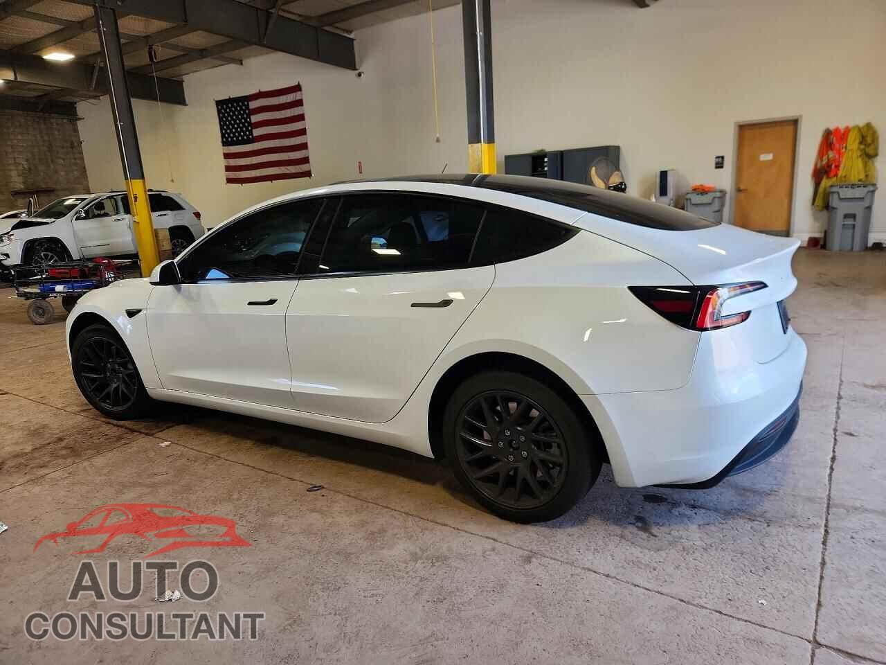 TESLA MODEL 3 2024 - 5YJ3E1EA2RF842715