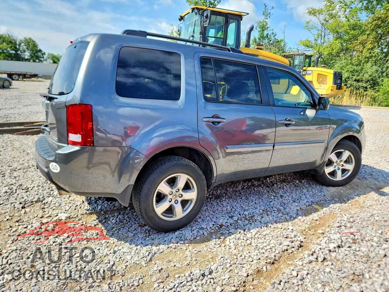 HONDA PILOT 2011 - 5FNYF4H71BB003973