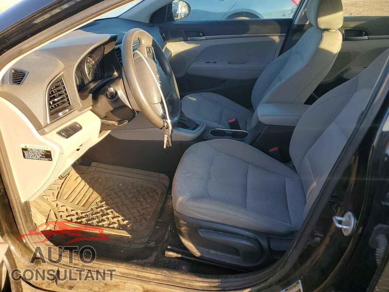 HYUNDAI ELANTRA 2017 - 5NPD74LF5HH102171