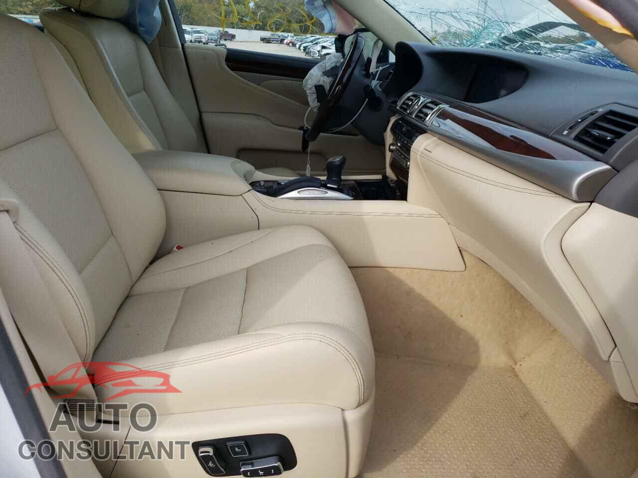 LEXUS LS460 2017 - JTHCL5EF3H5028404