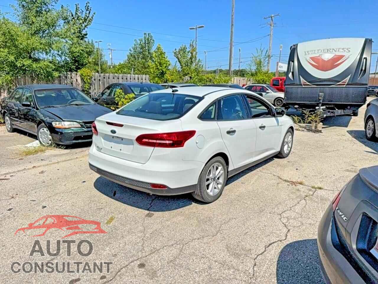 FORD FOCUS 2015 - 1FADP3E2XFL311926