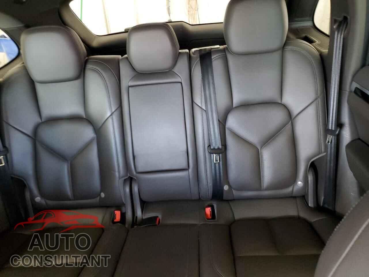 PORSCHE CAYENNE 2016 - WP1AE2A2XGLA16893