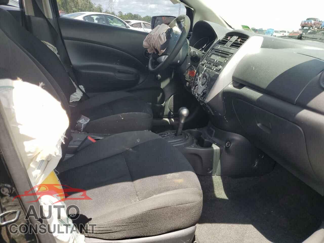 NISSAN VERSA 2017 - 3N1CE2CP7HL374173