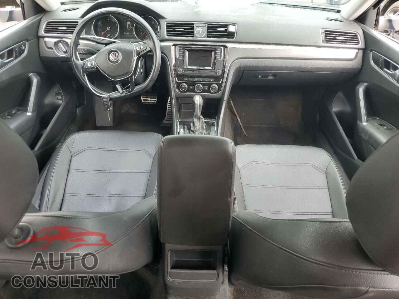 VOLKSWAGEN PASSAT 2016 - 1VWAT7A32GC047761