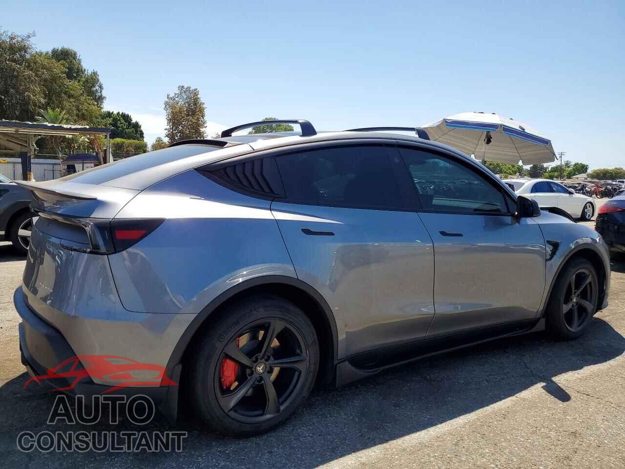 TESLA MODEL Y 2026 - 7SAYGDEE0TF367385