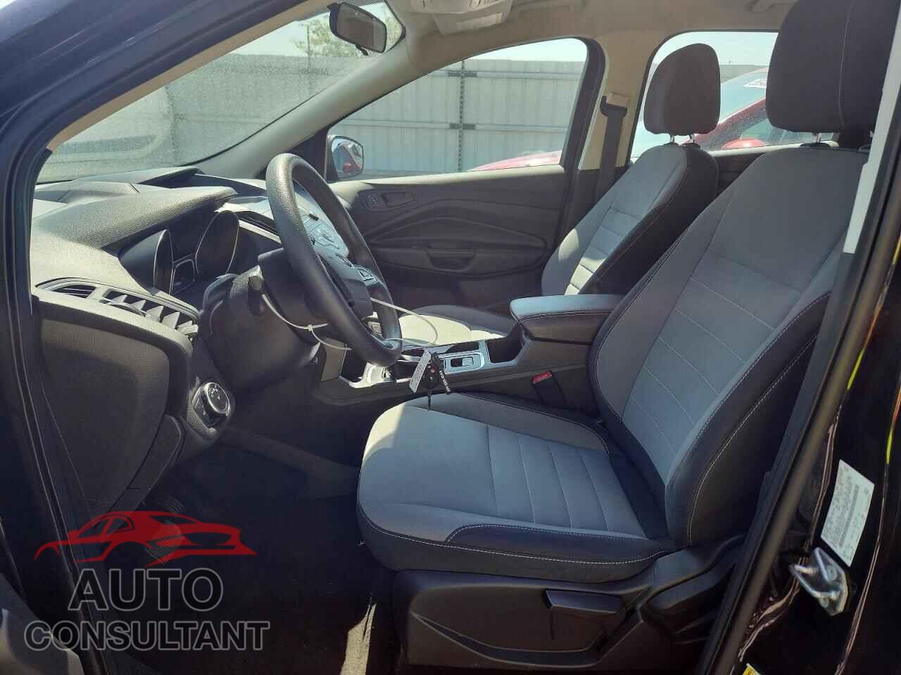 FORD ESCAPE 2017 - 1FMCU0F77HUD44513