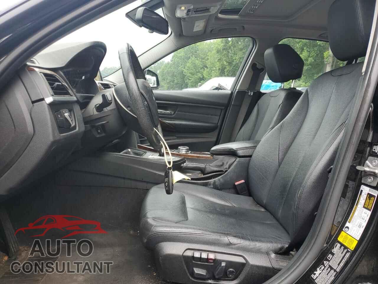 BMW 3 SERIES 2014 - WBA3C3C54EF986843