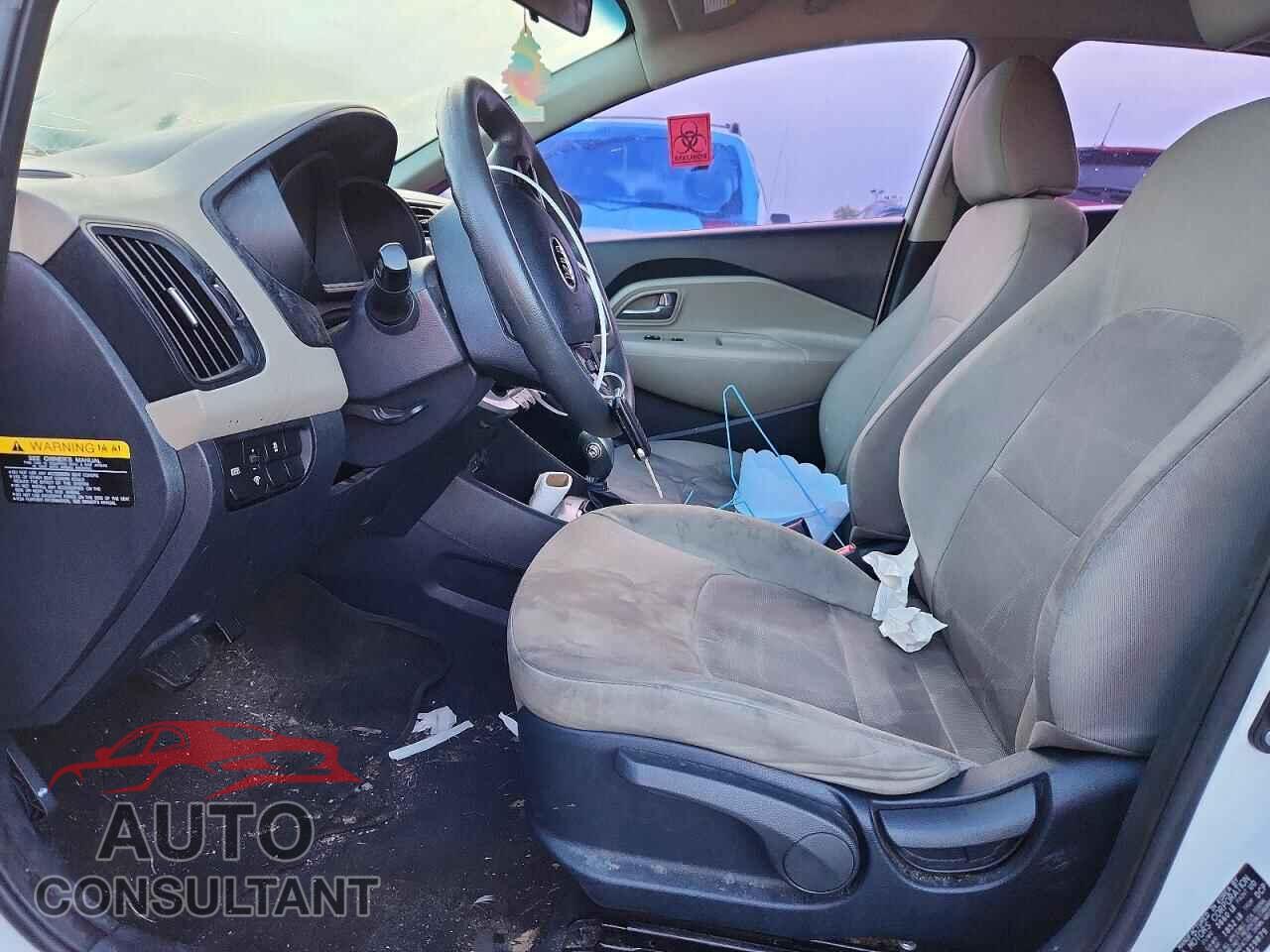 KIA RIO 2014 - KNADM4A36E6419879