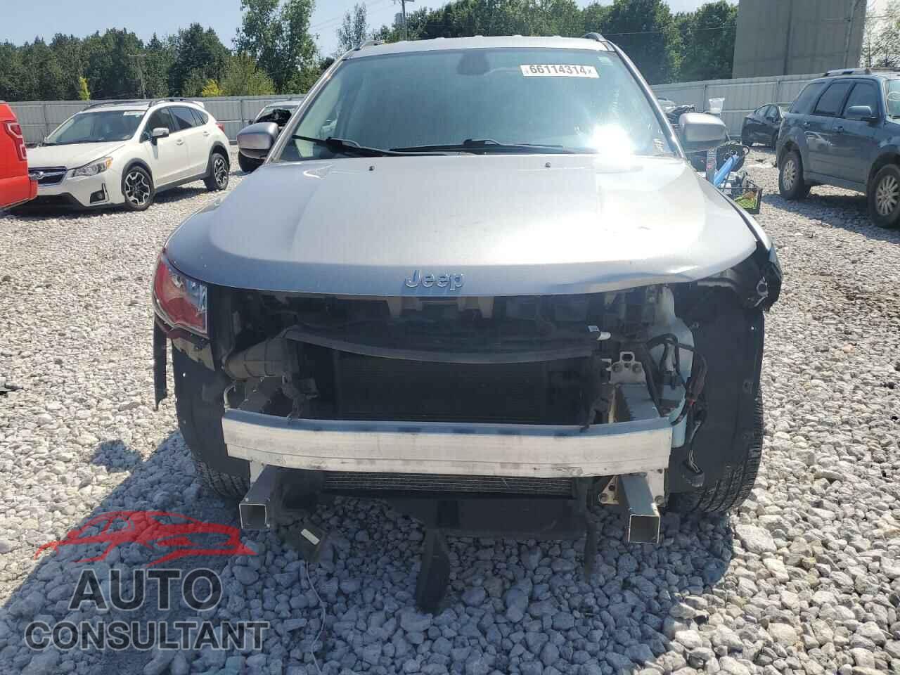 JEEP COMPASS 2018 - 3C4NJDBB1JT470244