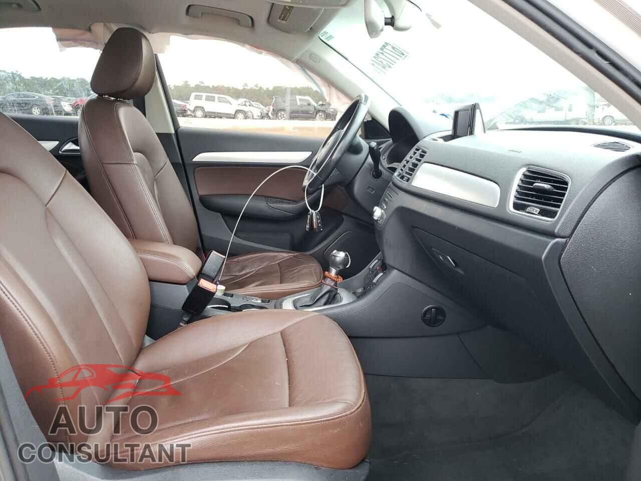 AUDI Q3 2016 - WA1BFCFS2GR006108