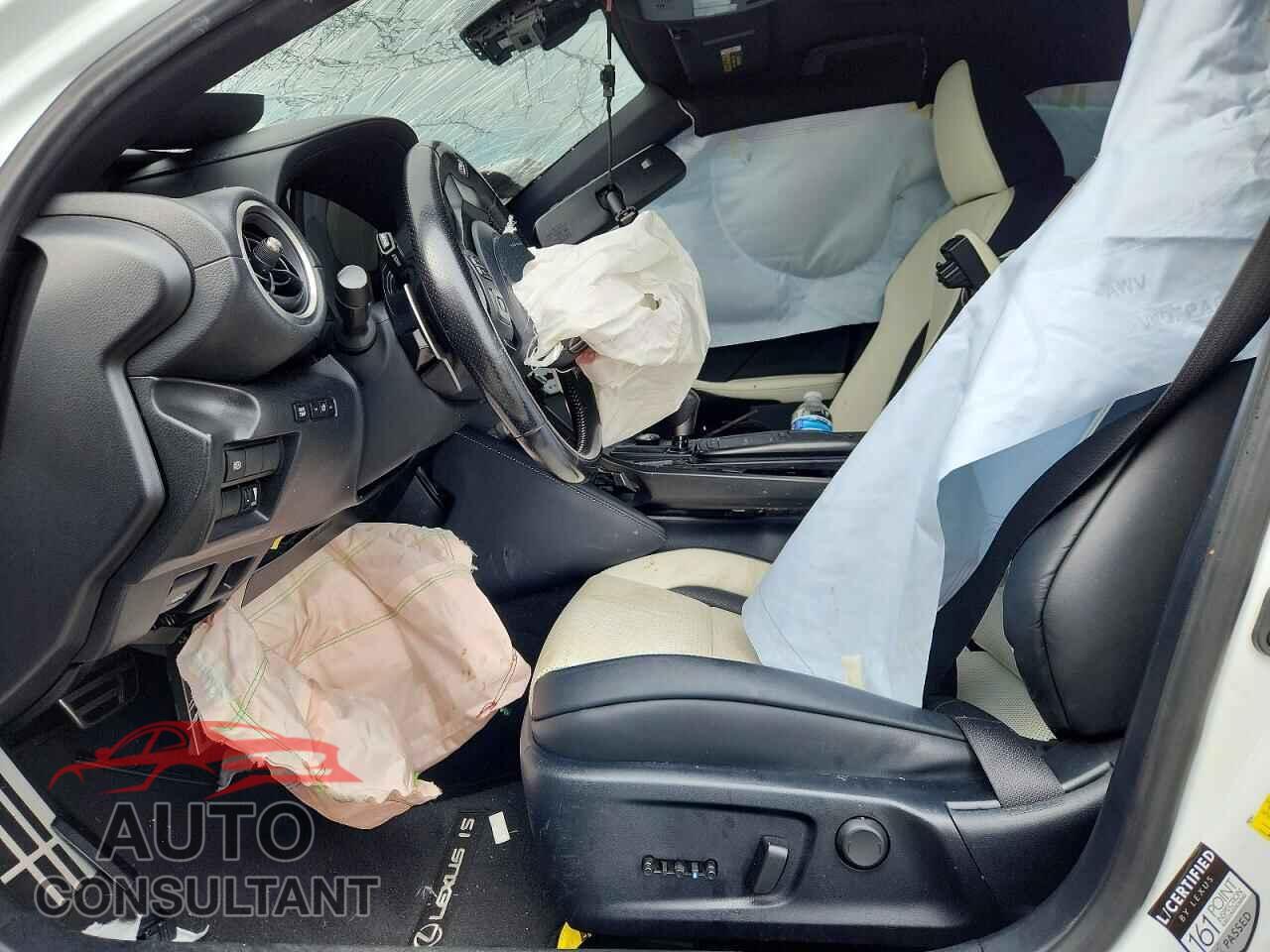 LEXUS IS 2021 - JTHGZ1E21M5020088