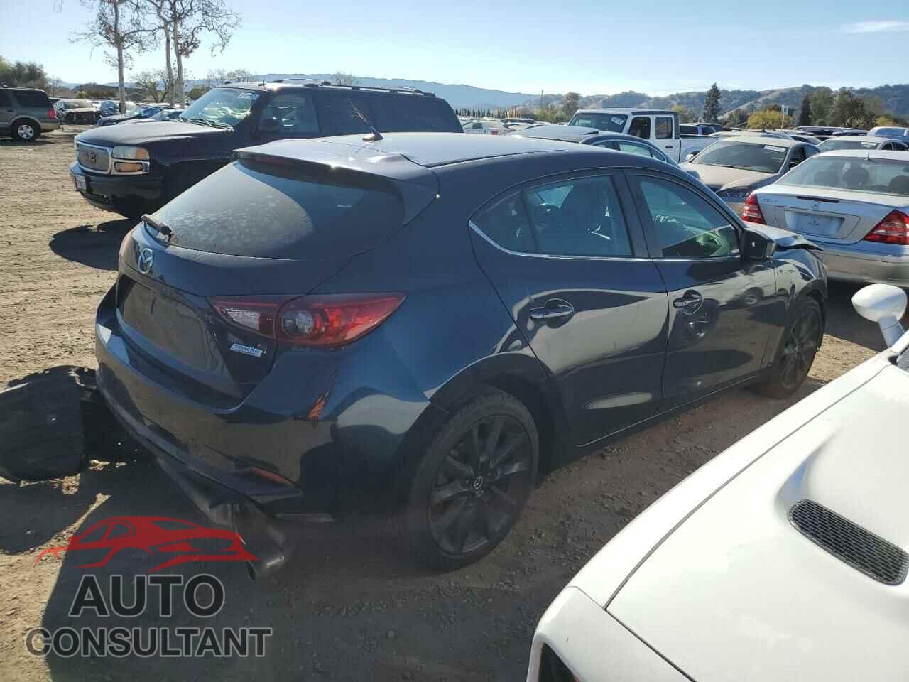 MAZDA 3 2017 - 3MZBN1L70HM143254