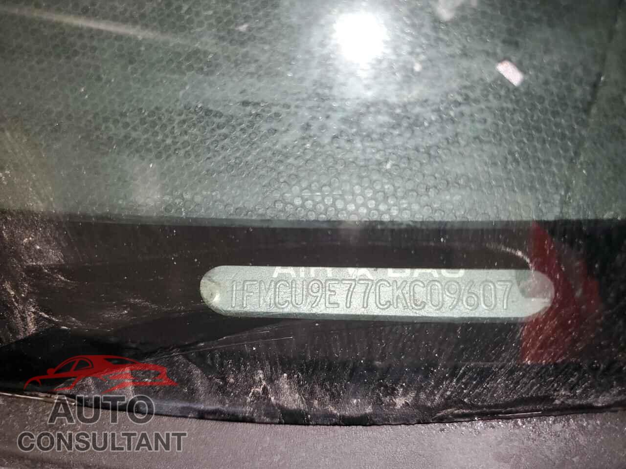 FORD ESCAPE 2012 - 1FMCU9E77CKC09607