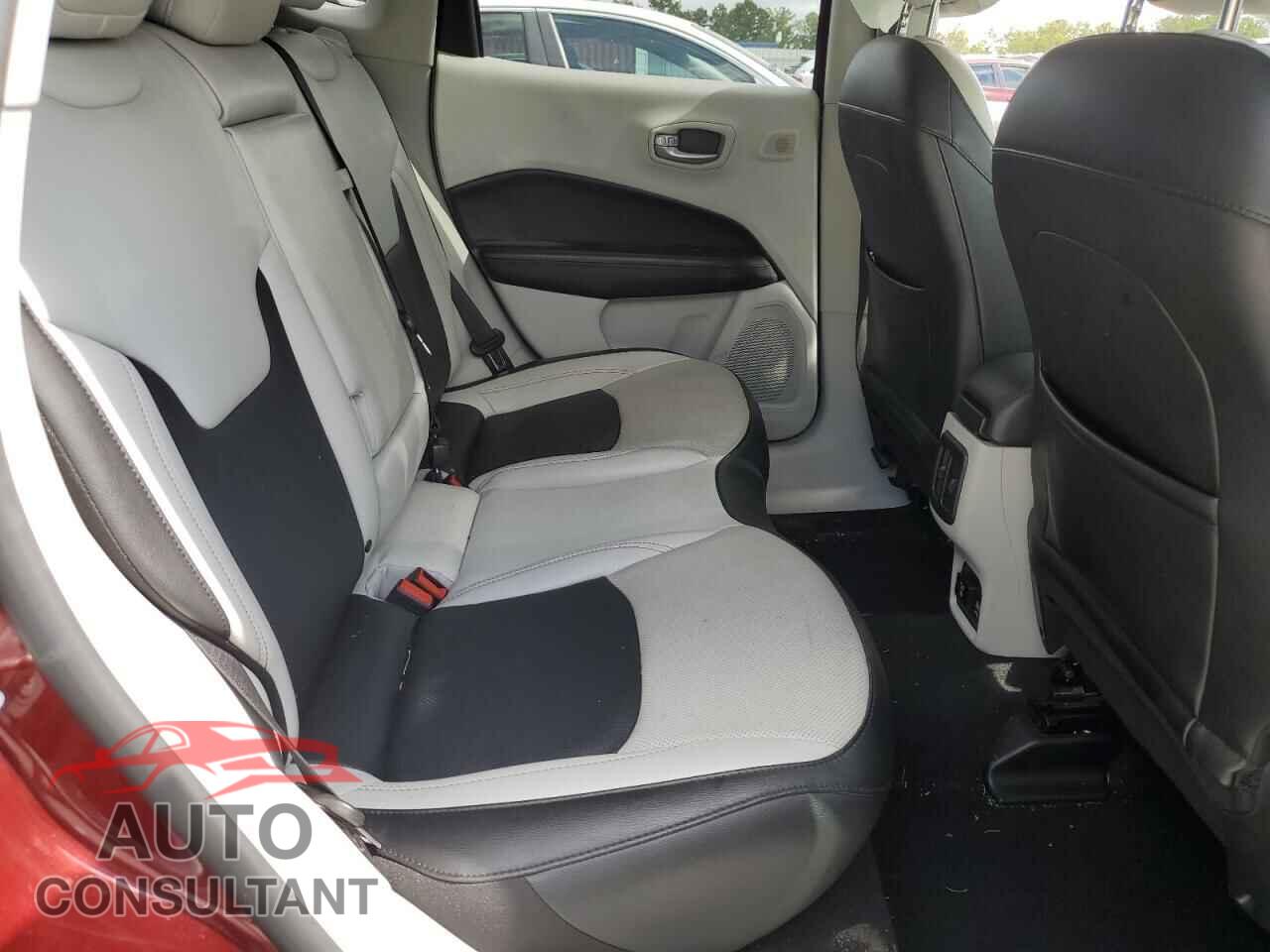 JEEP COMPASS 2021 - 3C4NJDCB6MT561111