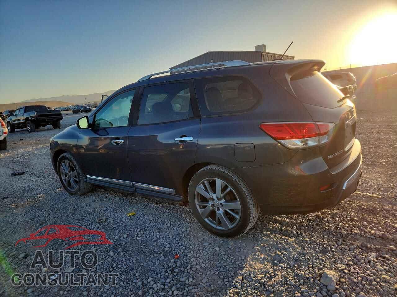 NISSAN PATHFINDER 2014 - 5N1AR2MM1EC631263