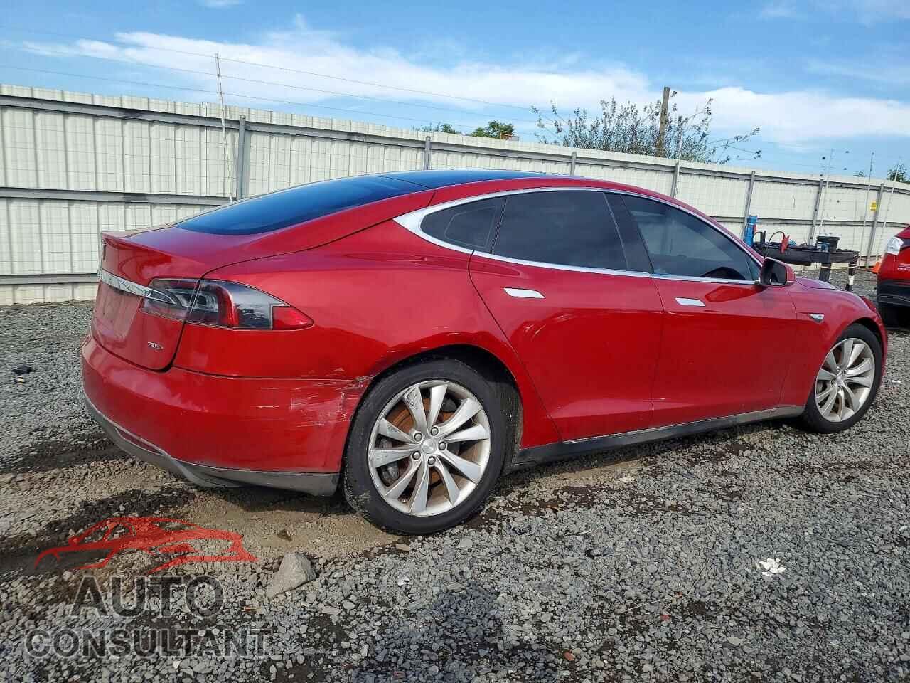 TESLA MODEL S 2015 - 5YJSA1S24FF085977
