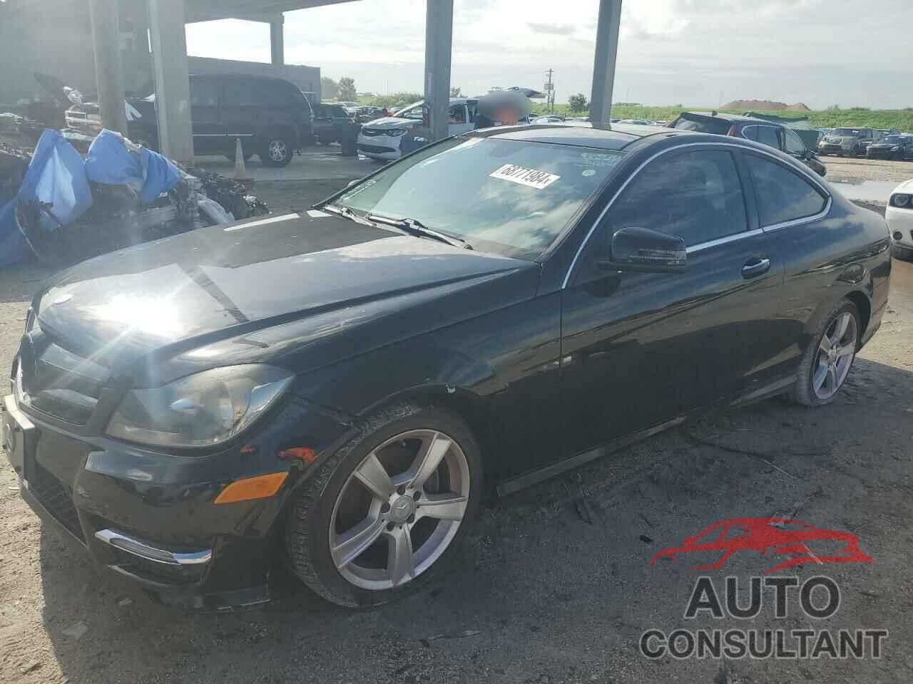 MERCEDES-BENZ C-CLASS 2015 - WDDGJ4HB0FG348914