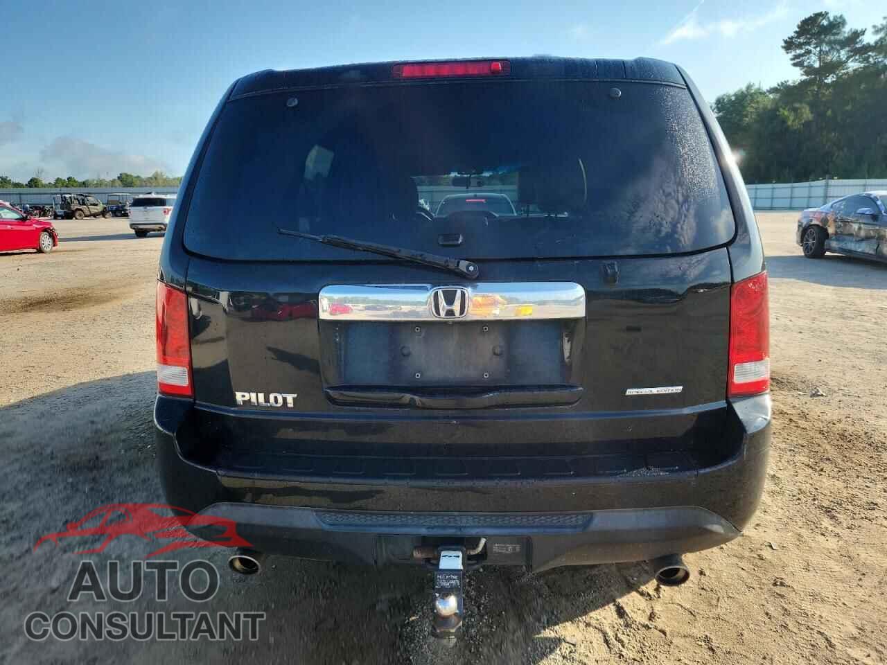 HONDA PILOT 2015 - 5FNYF3H3XFB031641