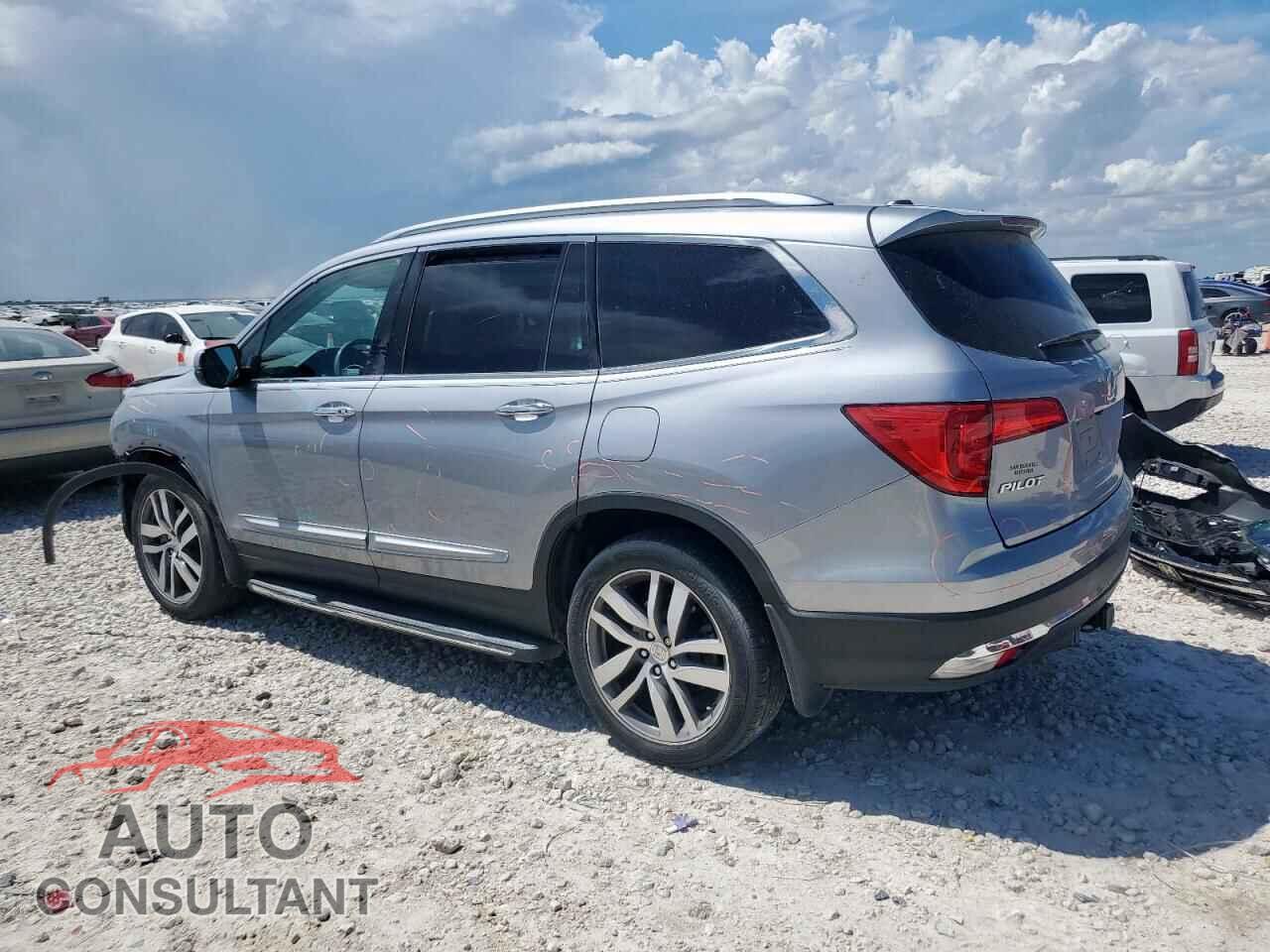 HONDA PILOT 2018 - 5FNYF6H00JB005517