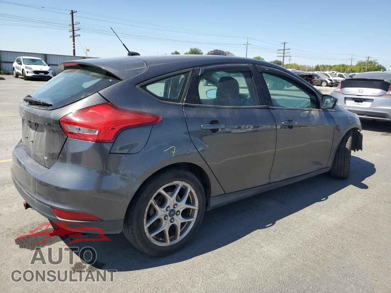 FORD FOCUS 2015 - 1FADP3K23FL319841